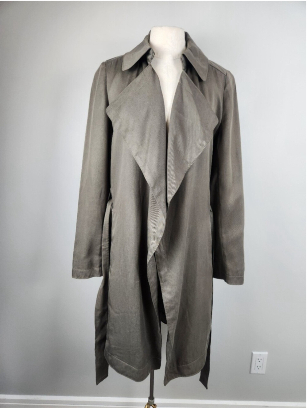 Aritzia Babaton Maximo Trench Coat Sz L Lightweight Professional Preppy Office - Picture 2 of 16